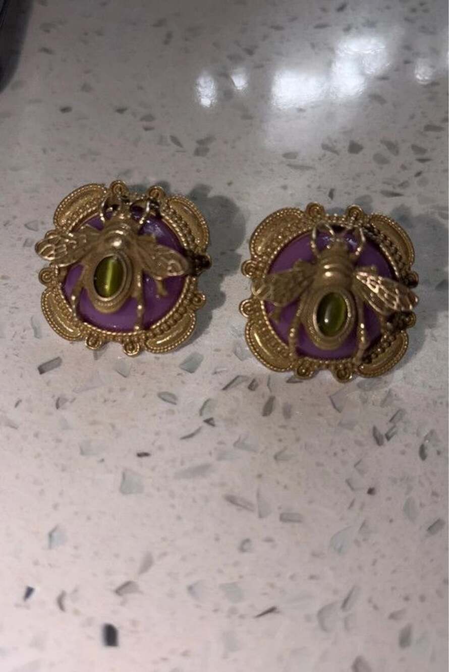 Gorgeous Bronze Setting Bee earrings